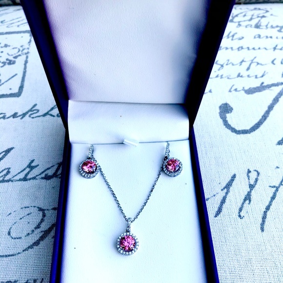 SILVER CUBIC ZIRCONIA
necklace & earring set. - Picture 3 of 4